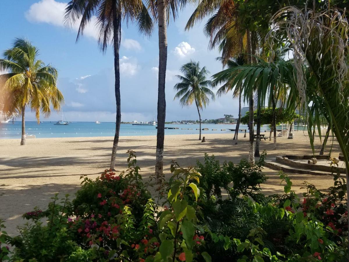 Rosi Ocean Sand Hotel Apt Ocho Rios Eksteriør bilde