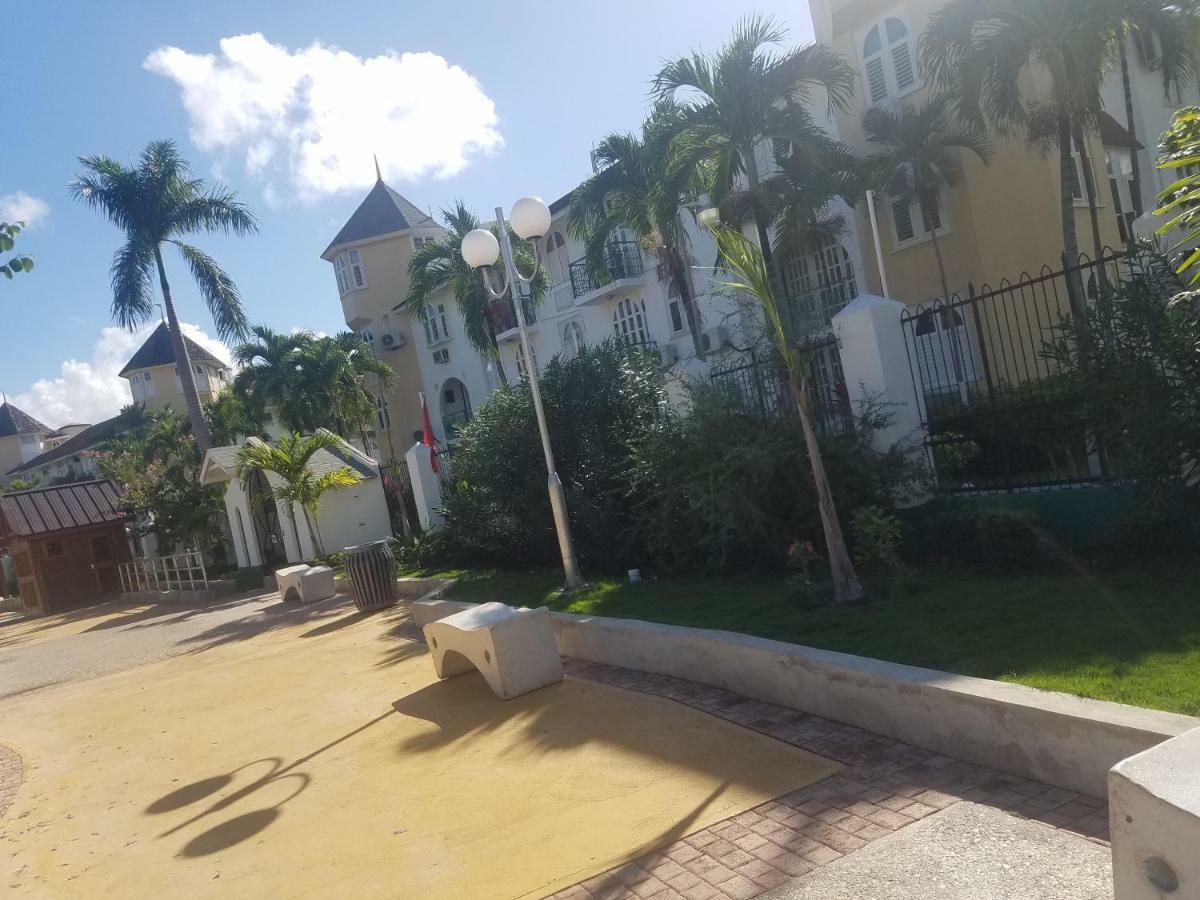 Rosi Ocean Sand Hotel Apt Ocho Rios Eksteriør bilde